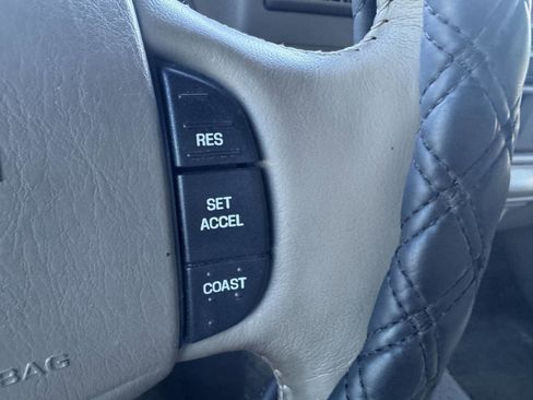 Used 2000 Ford F250 Lariat image 23