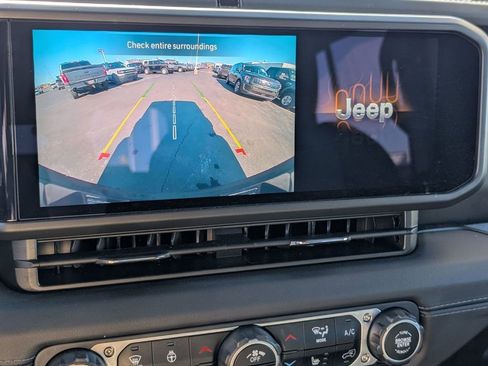 Used 2024 Jeep Wrangler Unlimited Sahara image 3