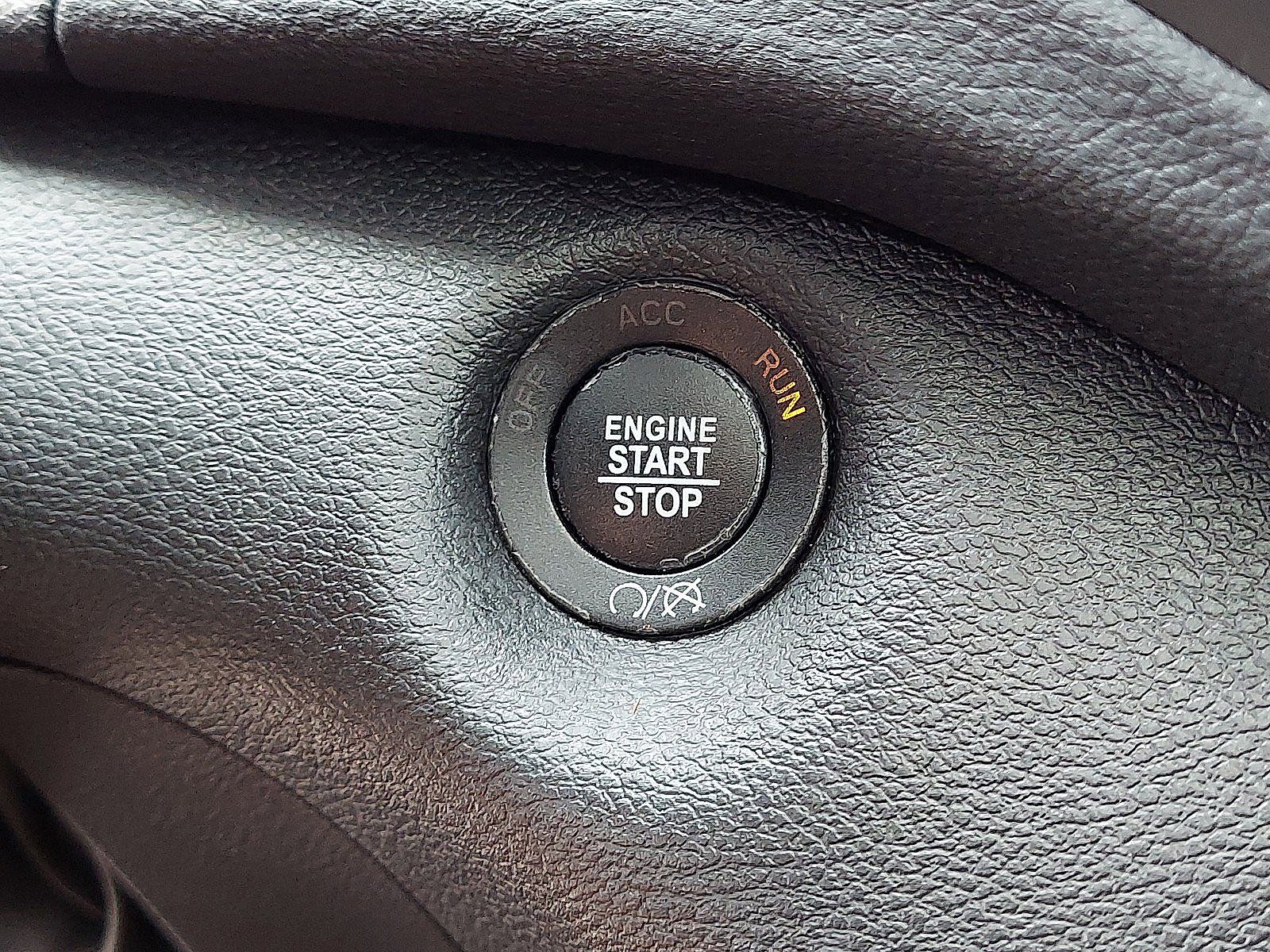 Used 2019 Jeep Cherokee Limited AWD/4WD image 24
