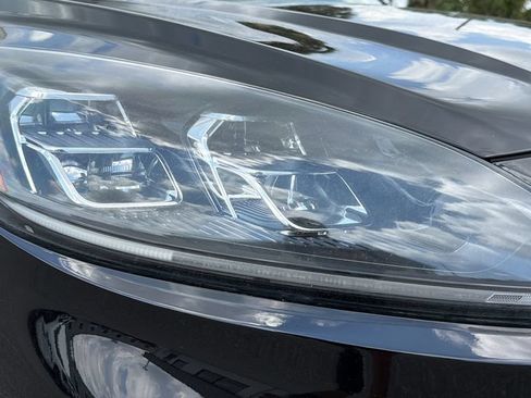 Certified 2022 Ford Escape Titanium FWD image 9