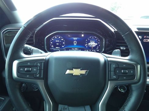 Used 2022 Chevrolet Silverado 1500 LTZ w/ Z71 Off-Road Package image 16