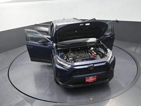 Used 2025 Toyota RAV4 XLE AWD/4WD image 40