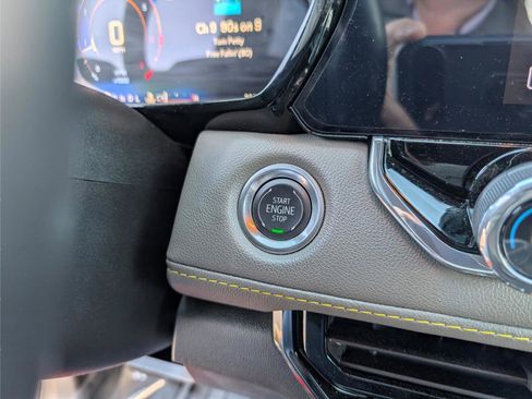 Used 2024 Chevrolet Colorado ZR2 w/ Technology Package image 21