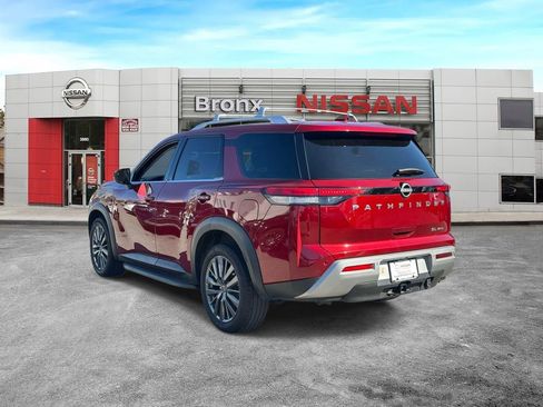 Used 2022 Nissan Pathfinder SL w/ SL Premium Package image 5