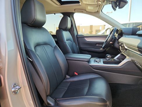 Used 2025 MAZDA CX-90 3.3 Turbo w/ Preferred Package image 15