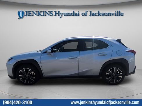 Used 2020 Lexus UX 250h w/ Premium Package image 10