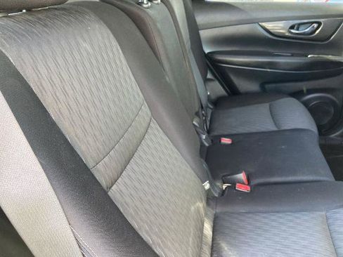 Used 2018 Nissan Rogue SV image 22