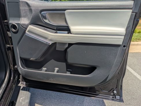 Certified 2025 Ford Expedition Max Platinum w/ Driver's Package AWD/4WD image 40