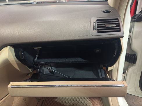 Used 2011 Mercedes-Benz C 300 4MATIC Sedan image 26