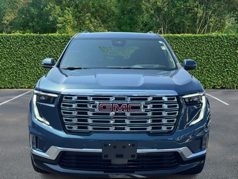 Used 2025 GMC Acadia Denali w/ Super Cruise Package FWD image 9