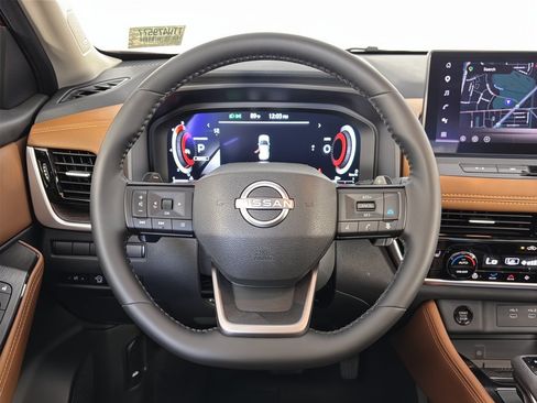 Used 2026 Nissan Rogue Platinum w/ Platinum Premium Package AWD/4WD image 10