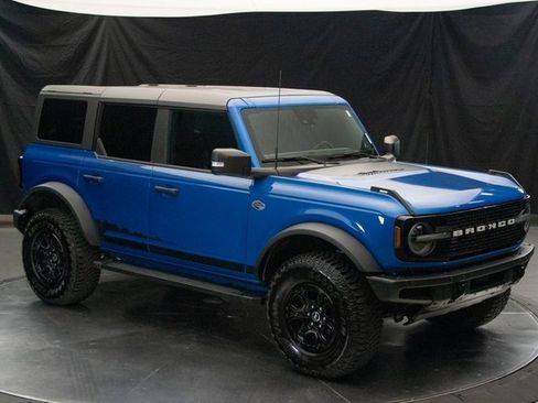 Used 2022 Ford Bronco Wildtrak image 2