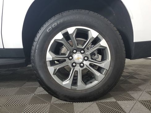 Used 2025 Chevrolet Suburban LS image 31