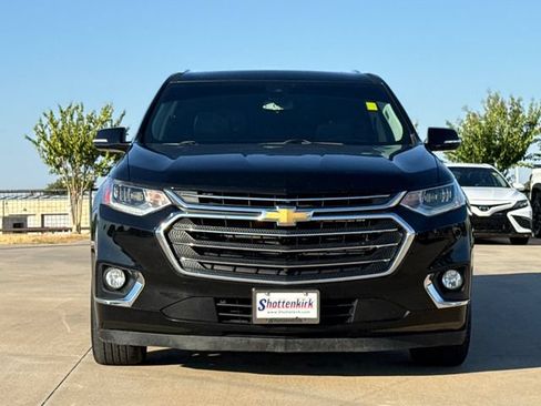 Used 2019 Chevrolet Traverse Premier w/ Driver Confidence II Package FWD image 2