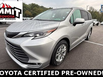 Certified 2022 Toyota Sienna Platinum