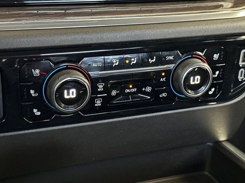 Used 2023 Chevrolet Silverado 1500 LTZ AWD/4WD image 19