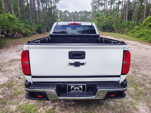 Used 2017 Chevrolet Colorado W/T image 5