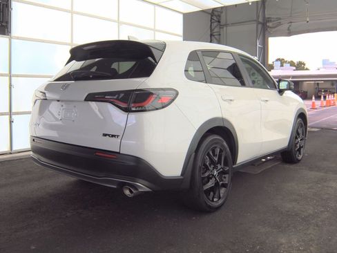 Used 2023 Honda HR-V Sport image 4