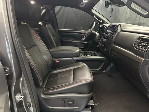 Used 2023 Nissan Titan PRO-4X w/ Pro-4x Convenience Package AWD/4WD image 14