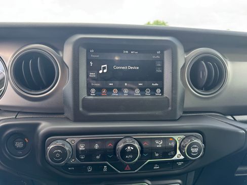 Used 2023 Jeep Wrangler Unlimited Sport AWD/4WD image 10
