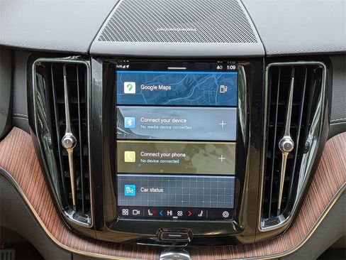 Certified 2023 Volvo XC60 B5 Ultimate image 19