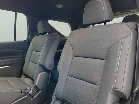 New 2026 Chevrolet Traverse LT FWD image 9