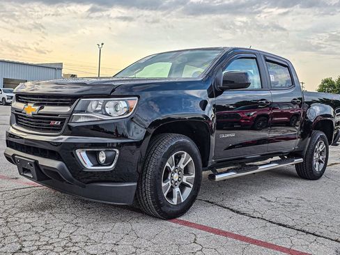 Used 2020 Chevrolet Colorado Z71 AWD/4WD image 3