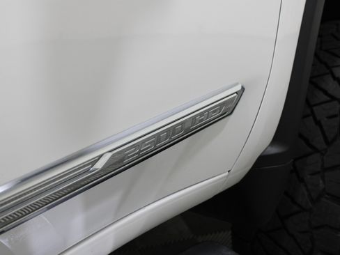 Used 2024 Chevrolet Silverado 2500 High Country w/ Technology Package AWD/4WD image 33