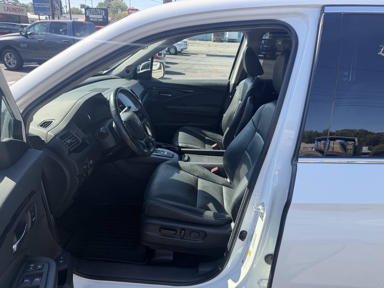 Used 2021 Honda Pilot Touring image 11