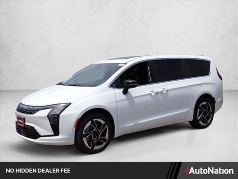 New 2027 Chrysler Pacifica Limited AWD/4WD image 1