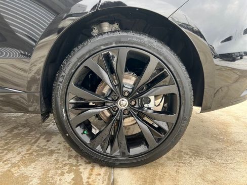 New 2025 Jaguar F-PACE R-Dynamic S image 24