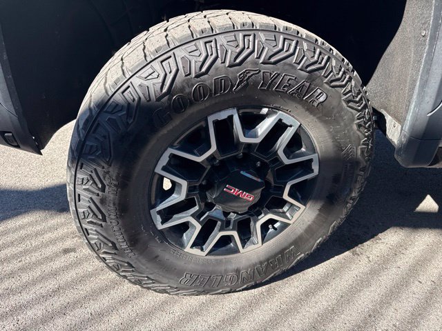 Used 2024 GMC Sierra 2500 AT4X AWD/4WD image 4