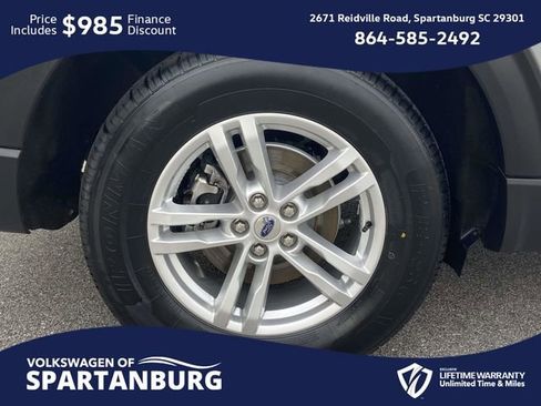 Used 2024 Ford Explorer XLT image 9