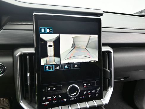 Used 2025 GMC Acadia Elevation AWD/4WD image 16
