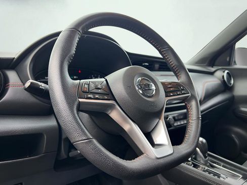 Used 2021 Nissan Kicks SR image 32