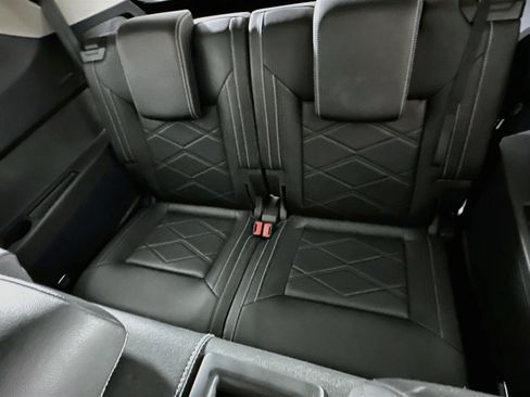 Used 2025 Volkswagen Atlas SE FWD image 29
