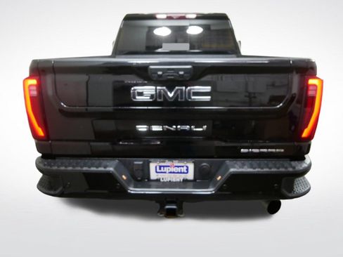Used 2025 GMC Sierra 3500 Denali Ultimate AWD/4WD image 4