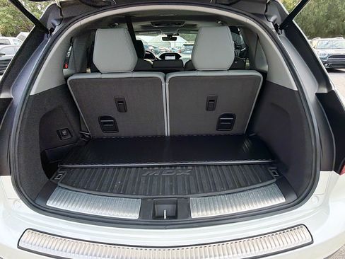 Used 2016 Acura MDX FWD w/ Tech & Entertainment image 11