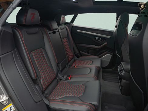 Used 2022 Lamborghini Urus AWD/4WD image 13