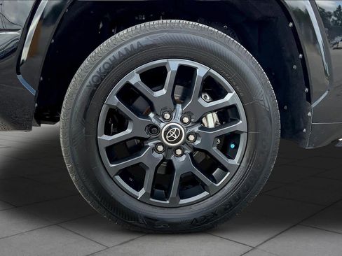 Used 2023 Toyota Tundra Platinum image 11