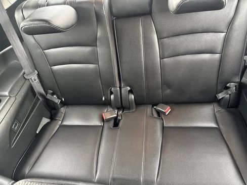 Used 2017 Honda Pilot Touring image 13