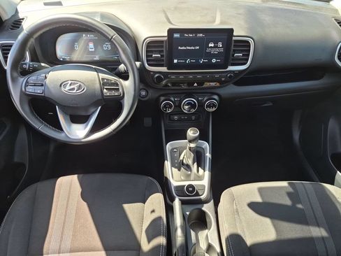 Used 2025 Hyundai Venue SEL FWD image 26