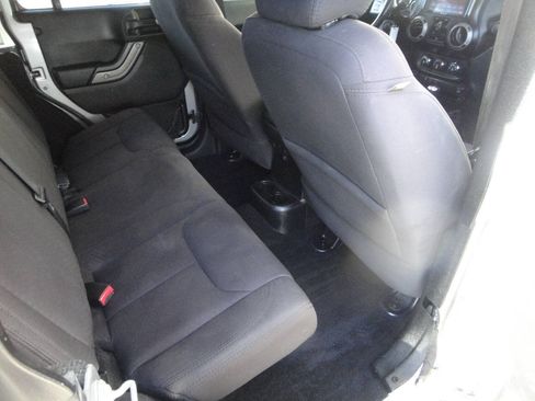 Used 2015 Jeep Wrangler Unlimited Sport w/ Quick Order Package 24S AWD/4WD image 12