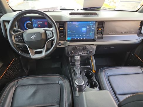 Used 2022 Ford Bronco Badlands w/ Sasquatch Package image 28