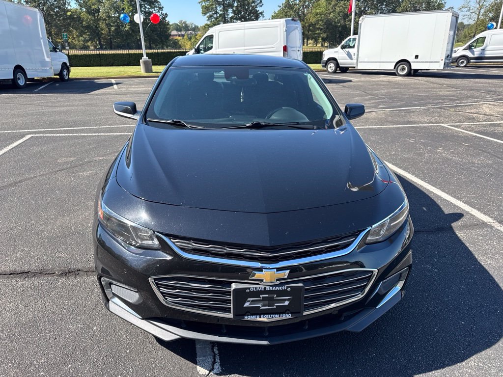 Used 2018 Chevrolet Malibu LT w/ Driver Confidence Package FWD image 2