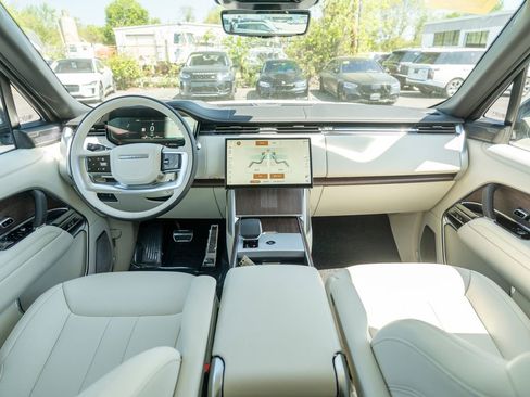 New 2025 Land Rover Range Rover Autobiography image 16