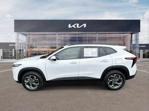 Used 2024 Chevrolet Trax LT image 5