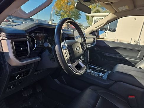 Used 2024 Ford Expedition XLT image 11