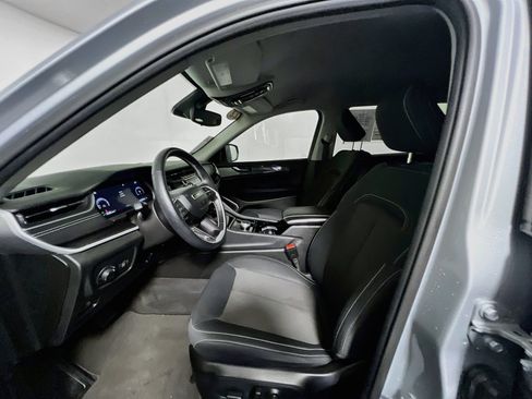 Used 2022 Jeep Grand Cherokee L Laredo w/ Luxury Tech Group I RWD image 14