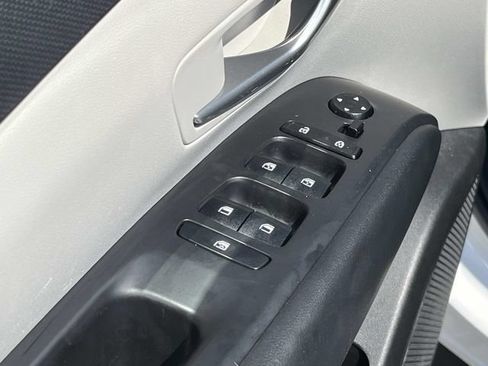 Certified 2024 Hyundai Tucson SEL FWD image 25